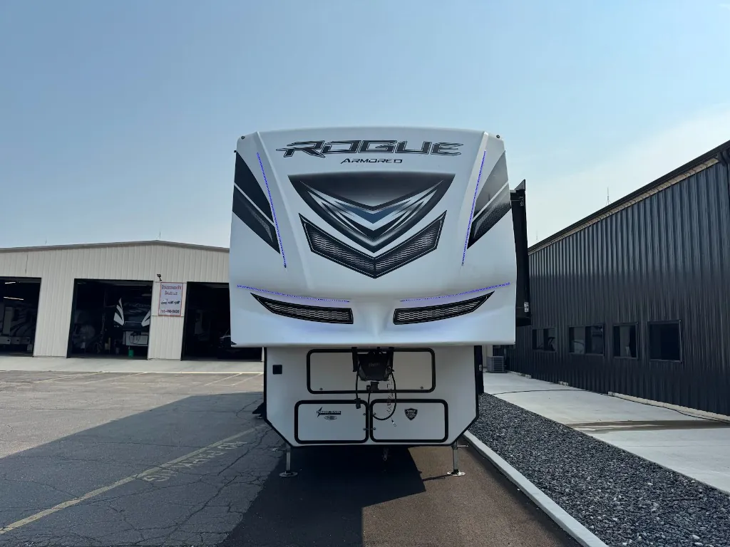 2022 Forest River Vengeance Rogue Armored 4007 — Photo 6