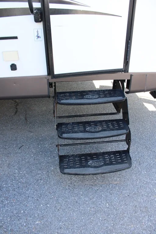 2015 Forest River Rockwood Roo 23IKSS — Photo 6
