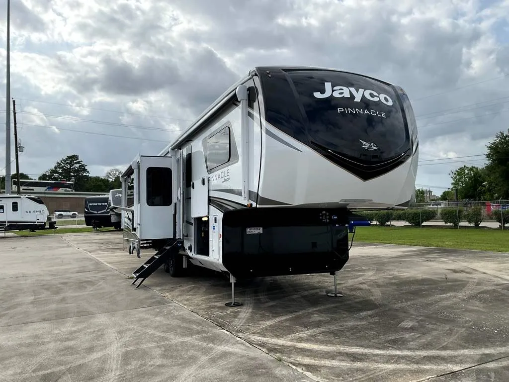 2026 Jayco Pinnacle 32RLTS - Photo 4