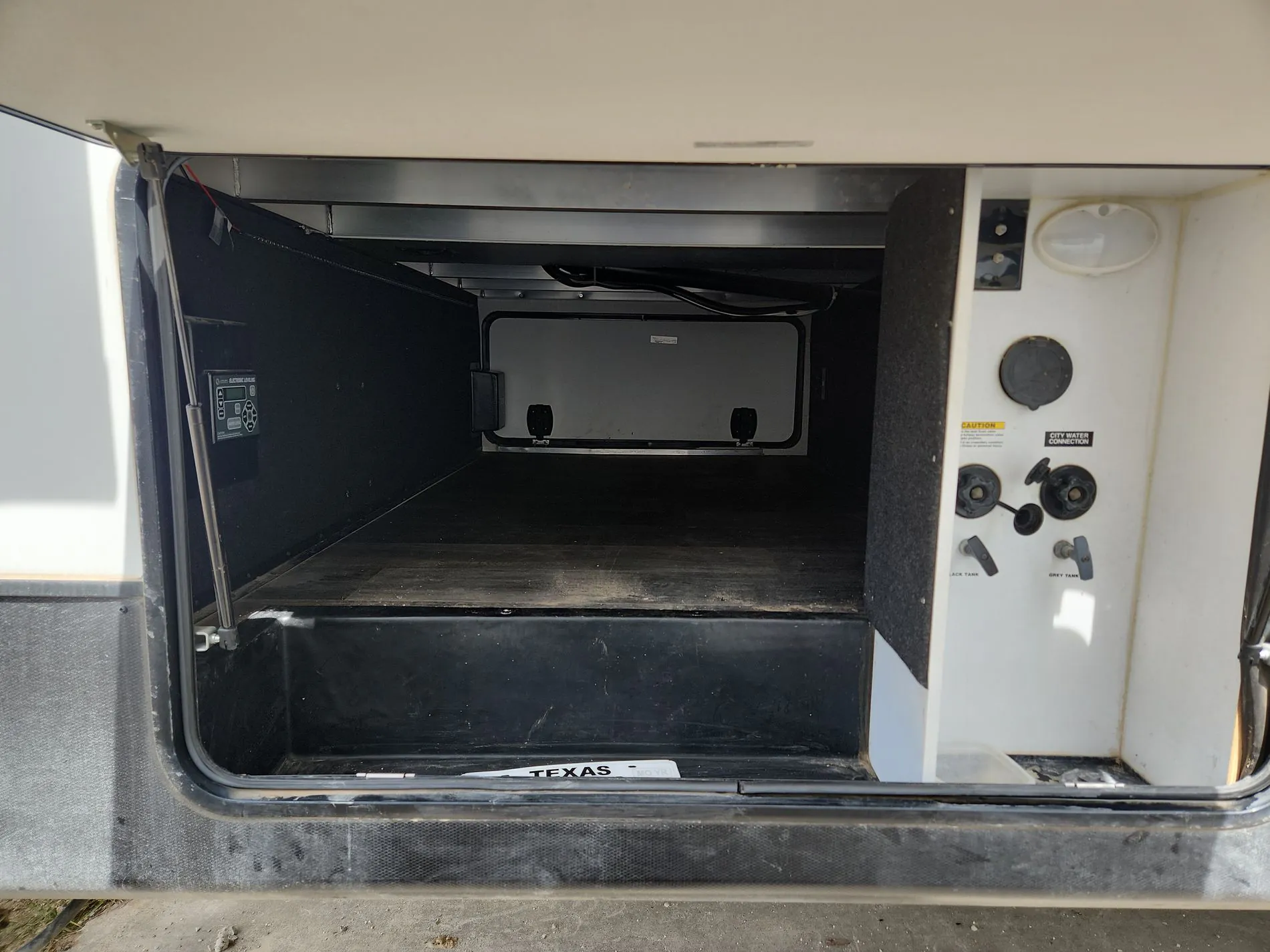 2023 Dutchmen Atlas 3342BHF dealer photo 6 from Blue Compass RV