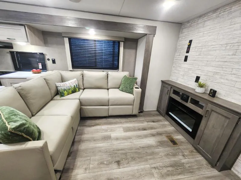 2026 Coachmen Catalina Legacy Edition 323MAZE, Photos photo 4