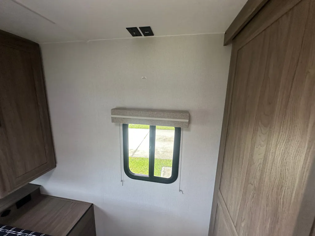2026 Coachmen Freedom Express Select 30SE, Photos photo 57