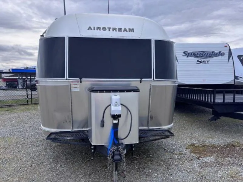 2017 Airstream International Serenity 30 - Photo 3