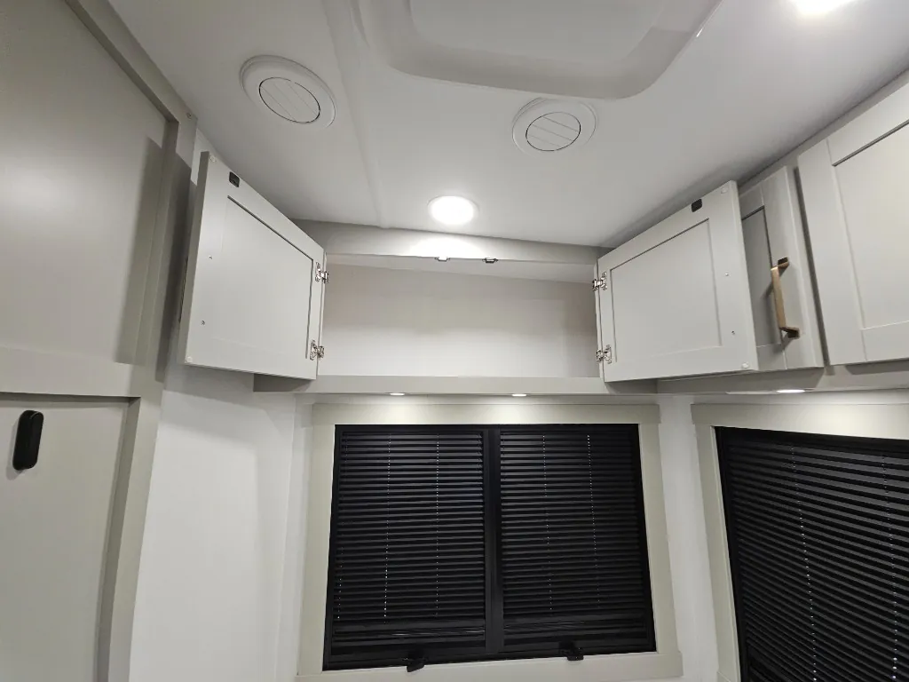 2026 Brinkley Model Z 3515, Dining area photo 8