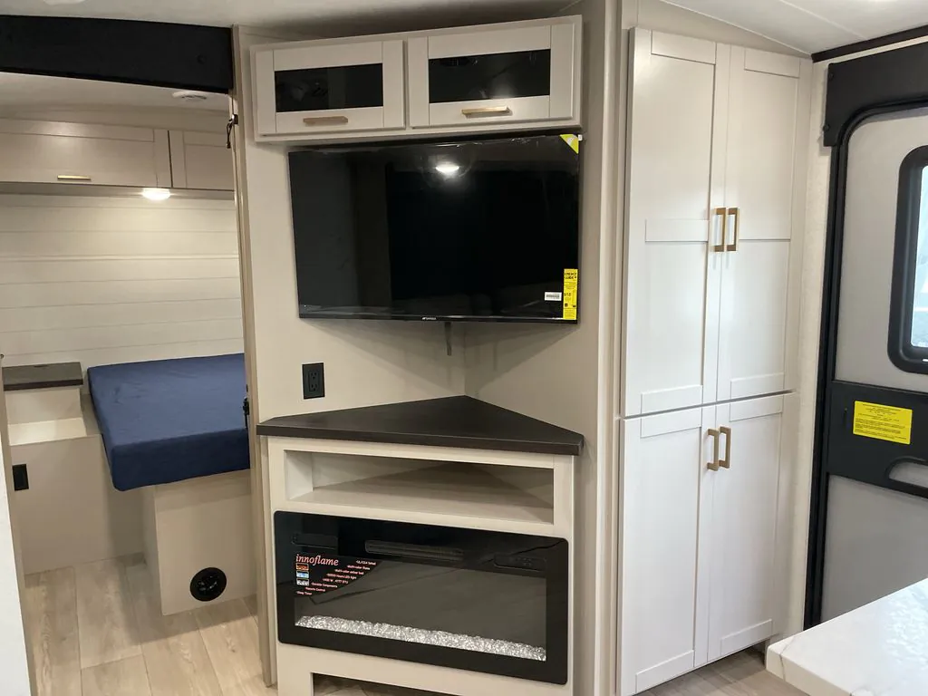 2027 Jayco Jay Feather 29BHB, Photos photo 9