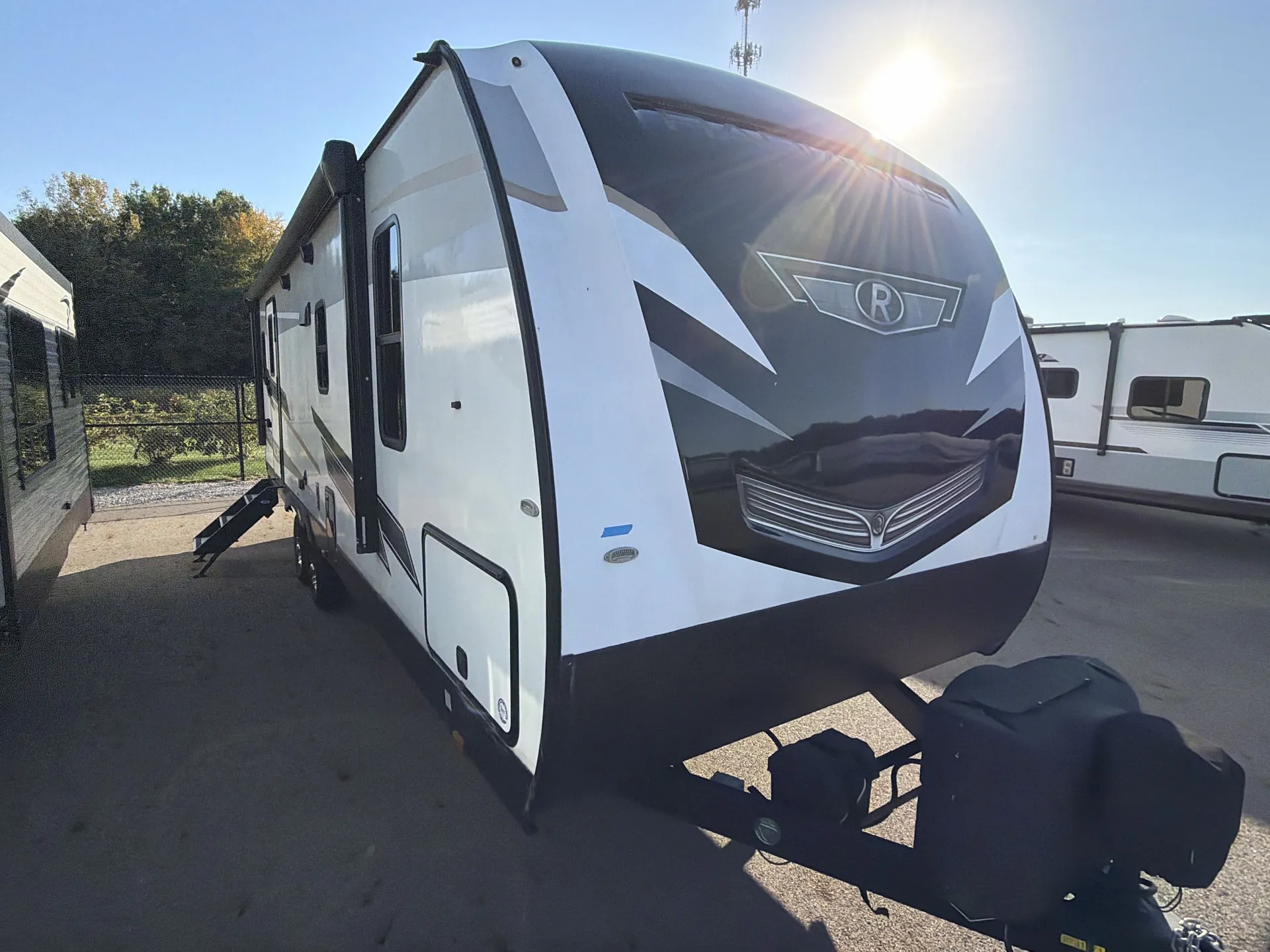 2021 Cruiser RV Radiance 25RB - Photo 2