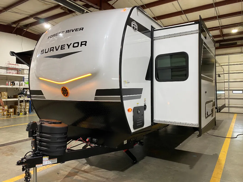 2027 Forest River Grand Surveyor 305RLBS — Photo 6