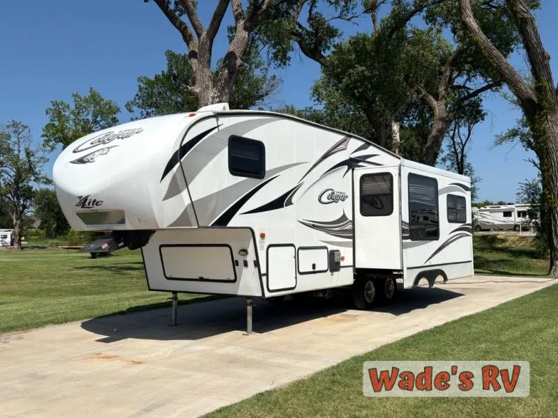 2015 Keystone RV Cougar X-lite 26SAB - Photo 2