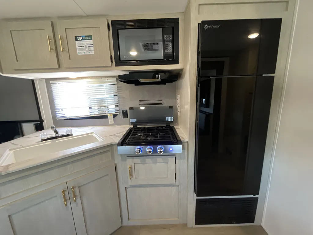 2025 Shasta Shasta I-5 532BEDS, Photos photo 9