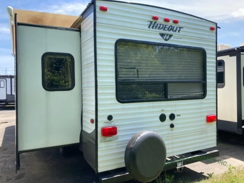 2015 Keystone RV Hideout 26RLS - Photo 4
