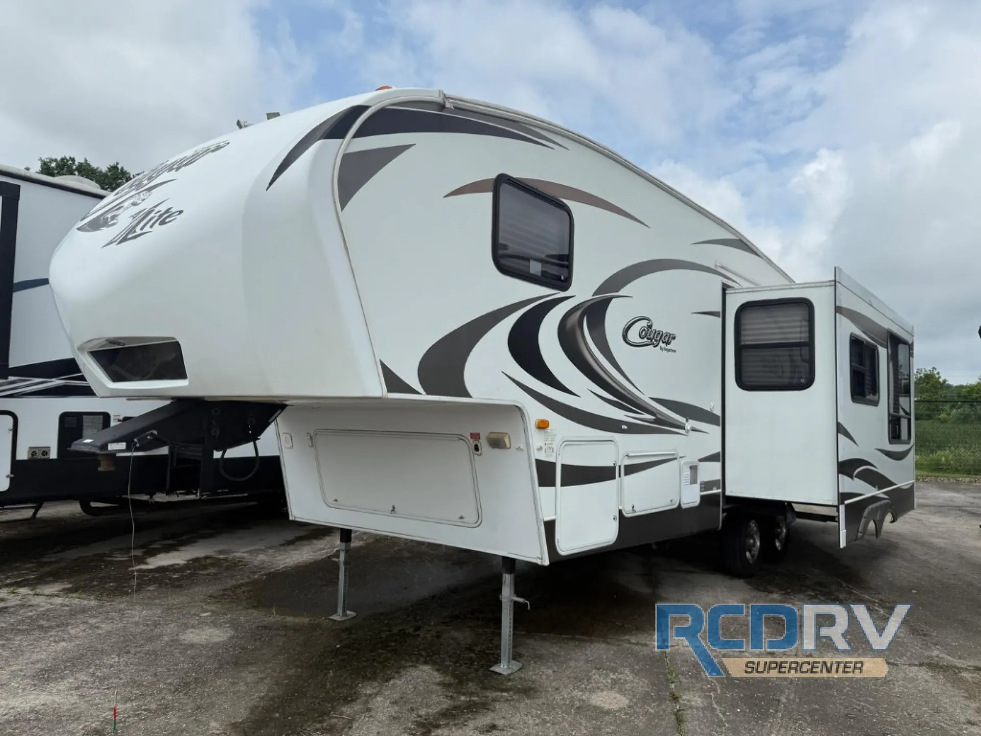 2012 Keystone Cougar XLite 27RKS - Photo 3