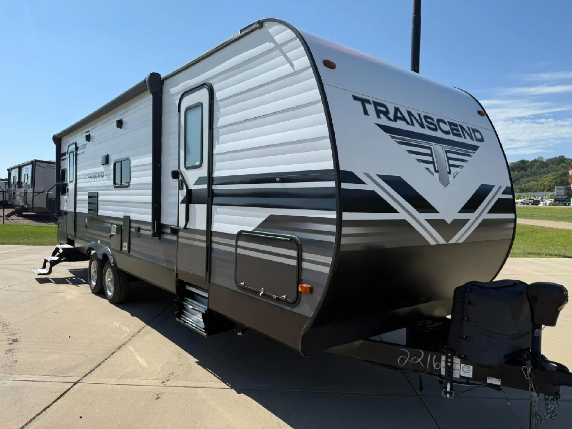 2019 Grand Design Transcend 26RLS - Photo 2