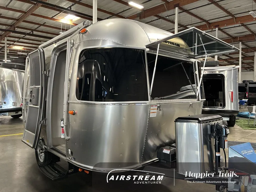 2027 Airstream World Traveler 17RB - Photo 3