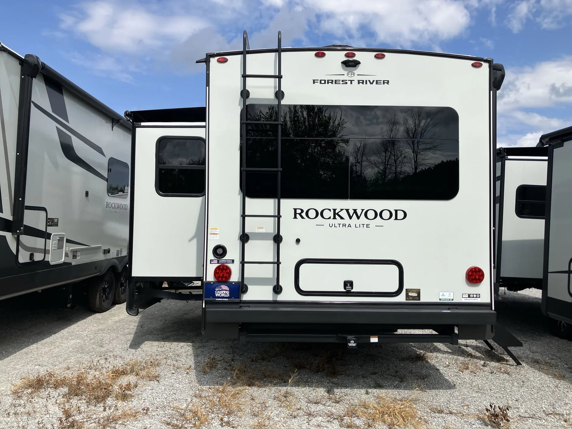2027 Forest River Rockwood Ultra Lite 2618RD — backside
