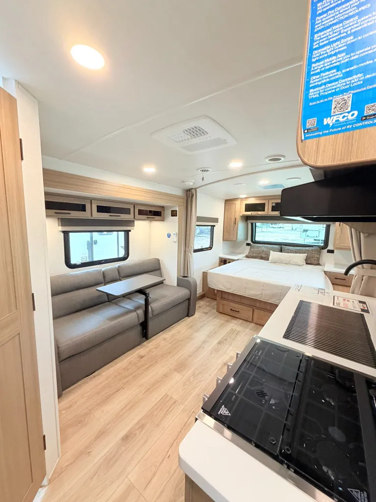 2027 Forest River Rockwood Mini Lite 2109S — Photo 6