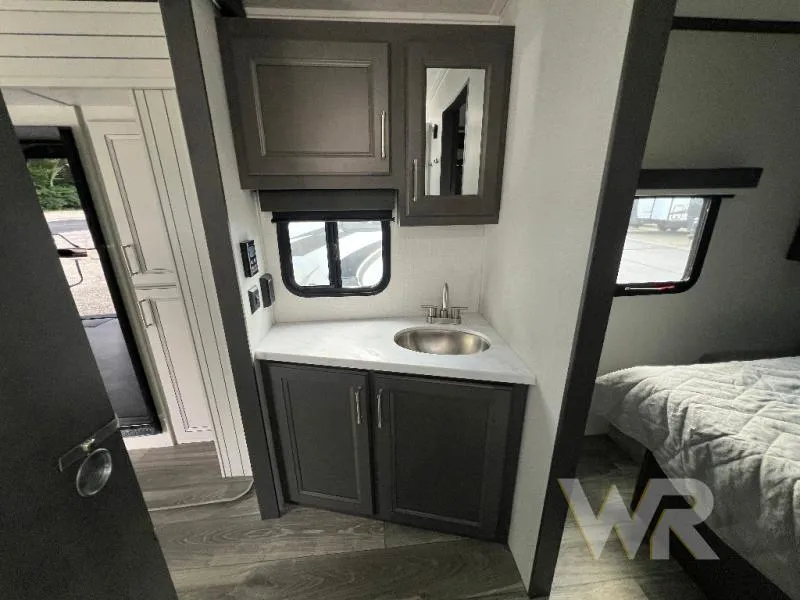2024 Keystone RV Cougar Half-Ton 25RDS - Photo 4