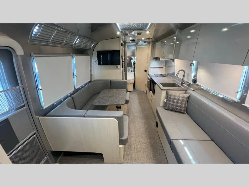 2022 Airstream Flying Cloud 30FB - Photo 4