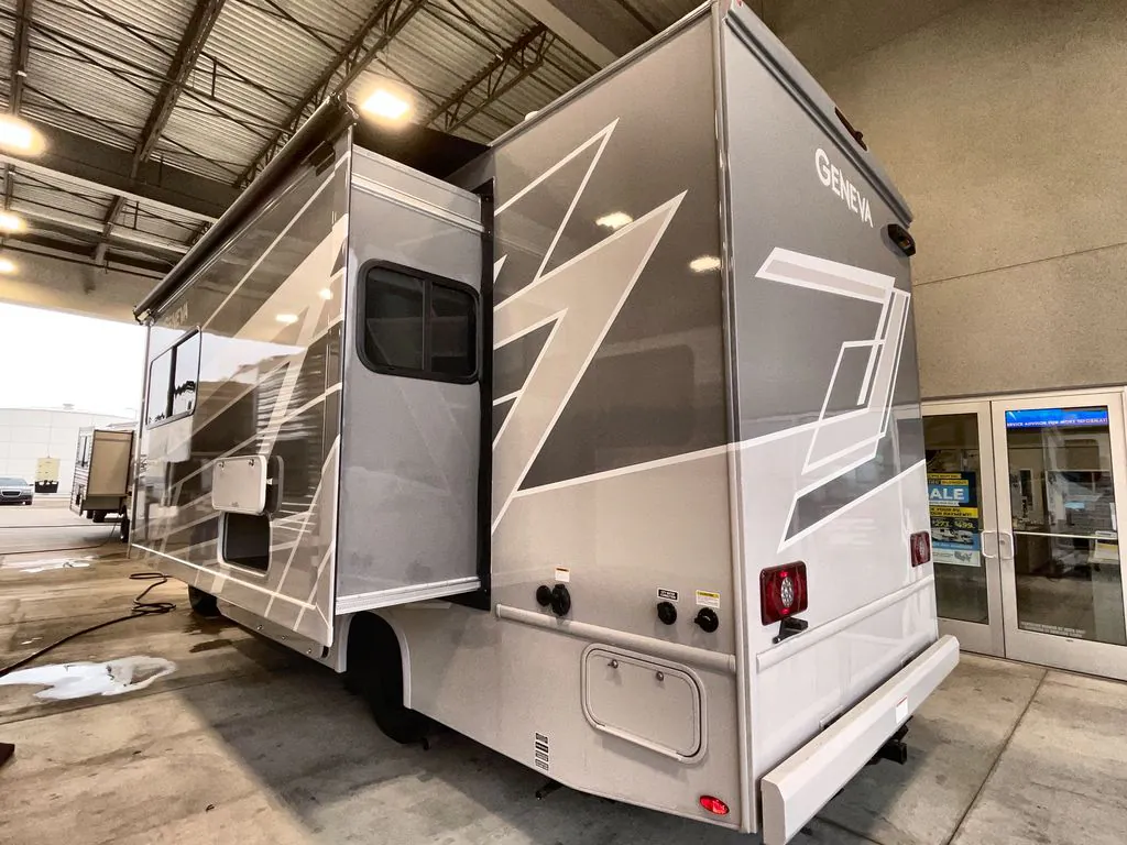 2026 Thor Motor Coach Geneva 24VP - Photo 3
