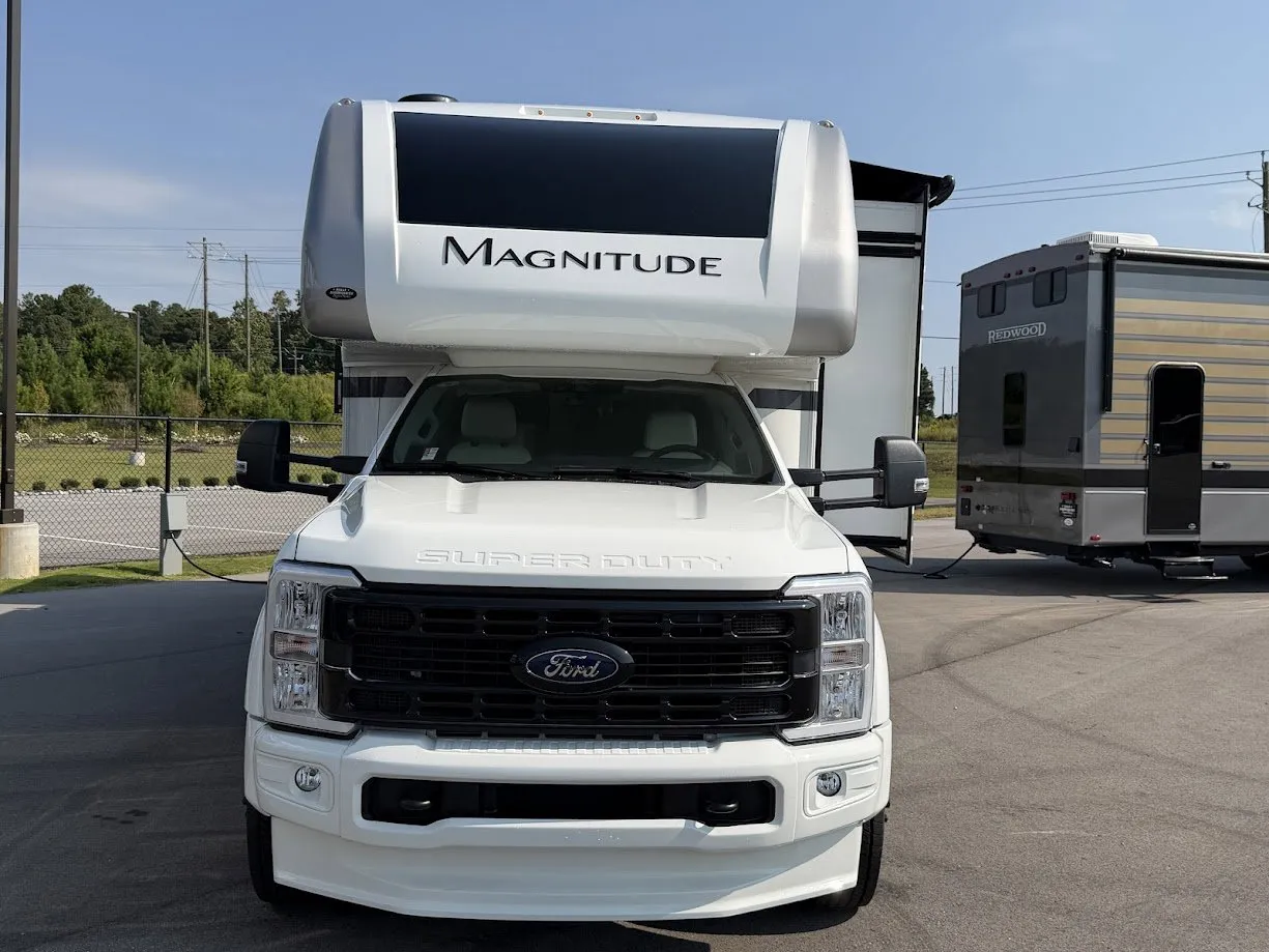 2026 Thor Motor Coach Magnitude Grand X32 - Photo 3