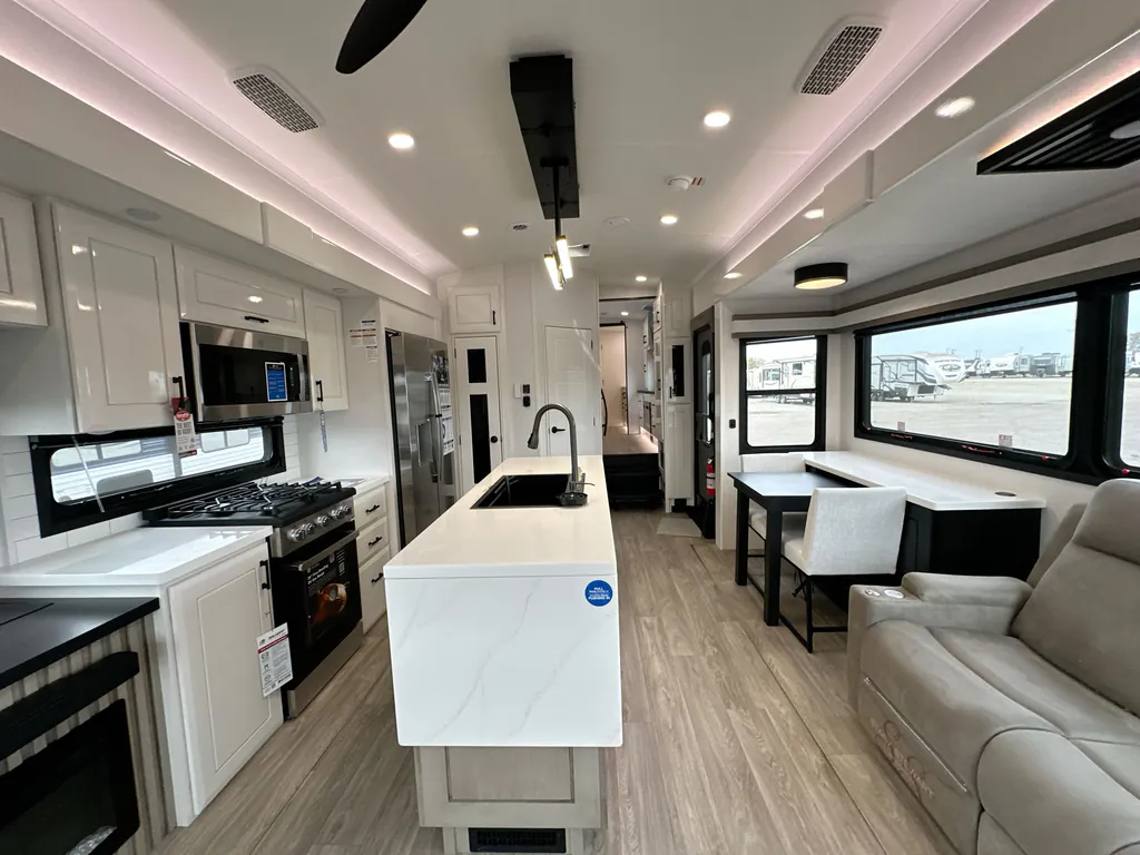 2027 Jayco Pinnacle 36FBTS, Photos photo 3