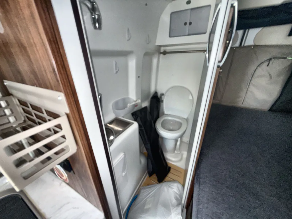 2022 Winnebago Travato 59G, Photos photo 18