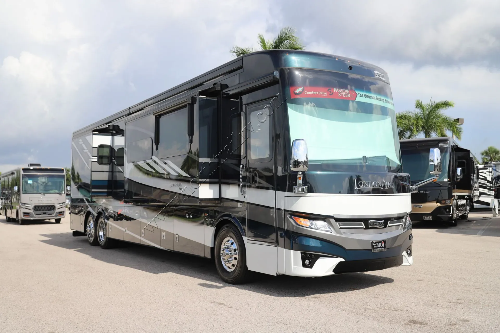 2027 Newmar London Aire 4595 - Photo 3
