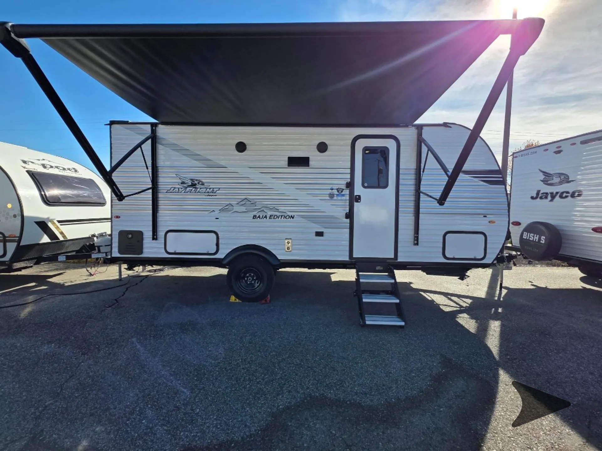 2025 Jayco Jay Flight SLX 197MBW - Photo 2