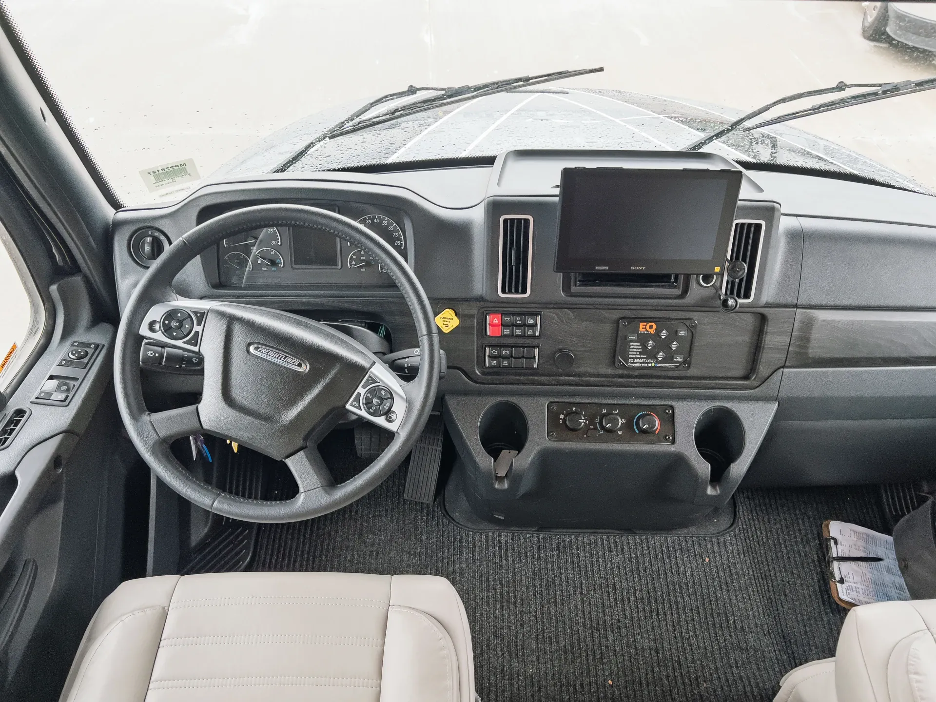 2026 Jayco Seneca Prestige 37M - Photo 3