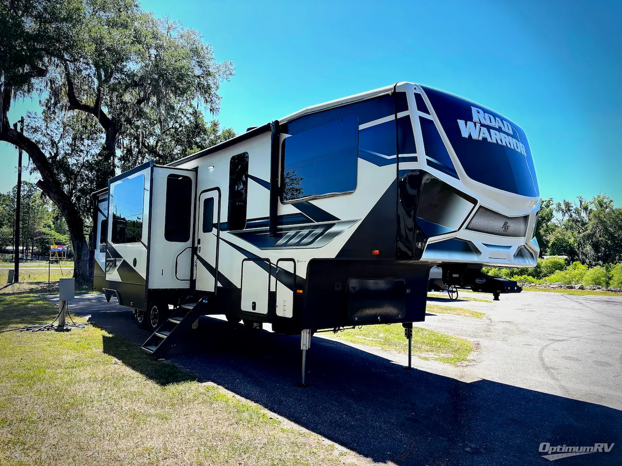 2022 Heartland Road Warrior 375 - Photo 2