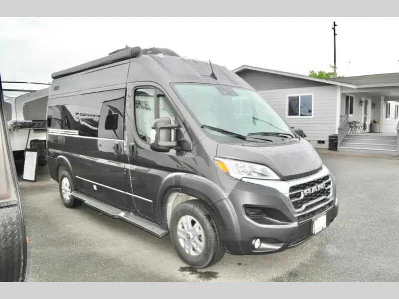 2024 Thor Motor Coach Rize 18M - Photo 2