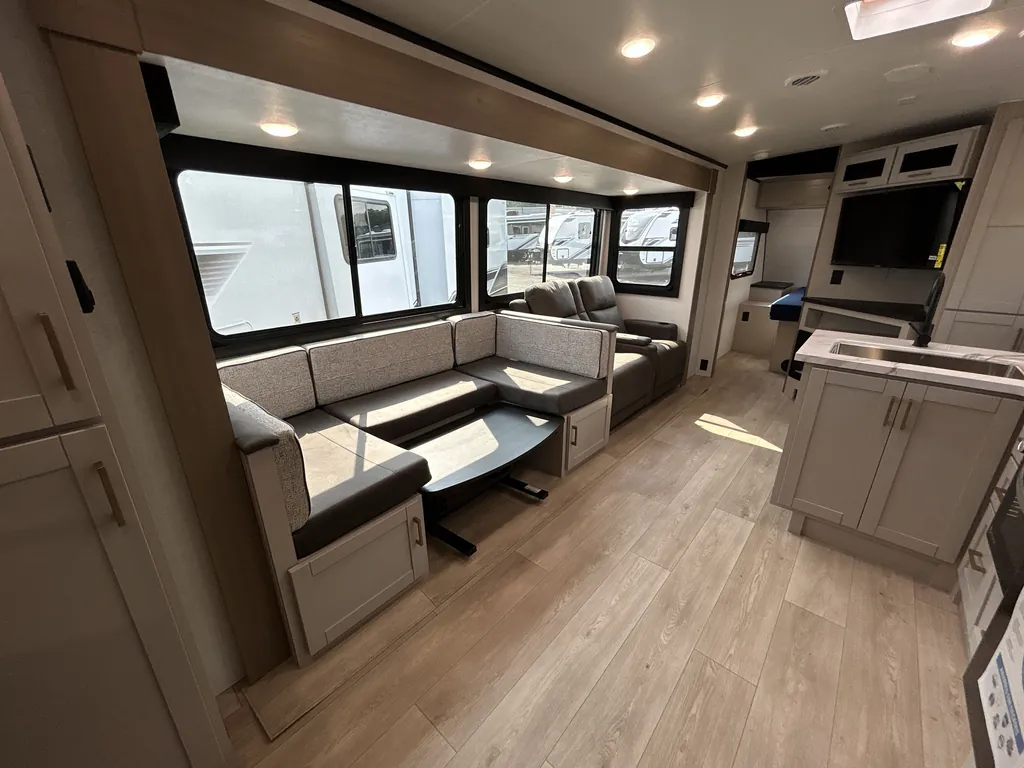 2027 Jayco Jay Feather 29BHB, Photos photo 24