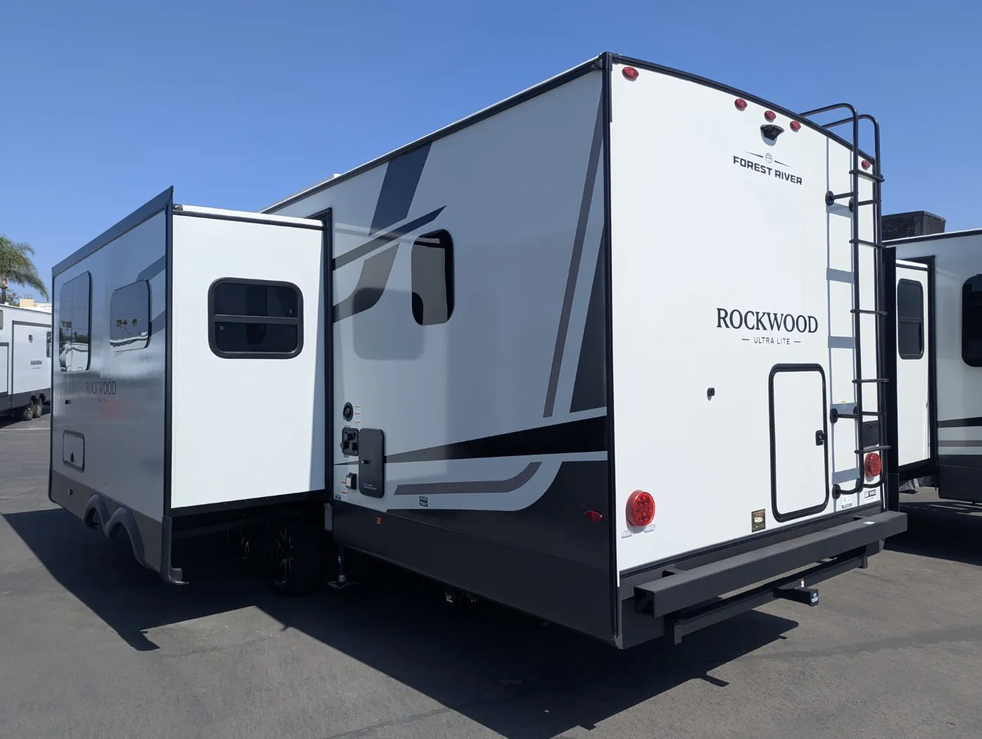 2027 Forest River Rockwood Ultra Lite 2706BH — Photo 7