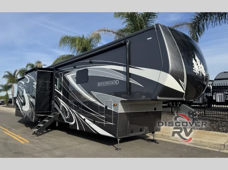 2024 Redwood RV Redwood 4001LK - Main photo