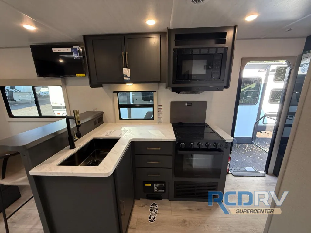 2027 Forest River Surveyor Legend 202RBLE, Photos photo 12