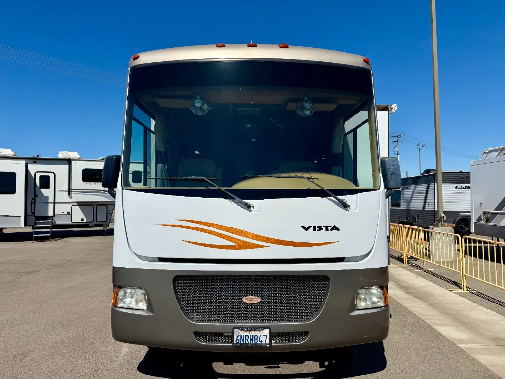 2011 Winnebago Vista 35F - Photo 4
