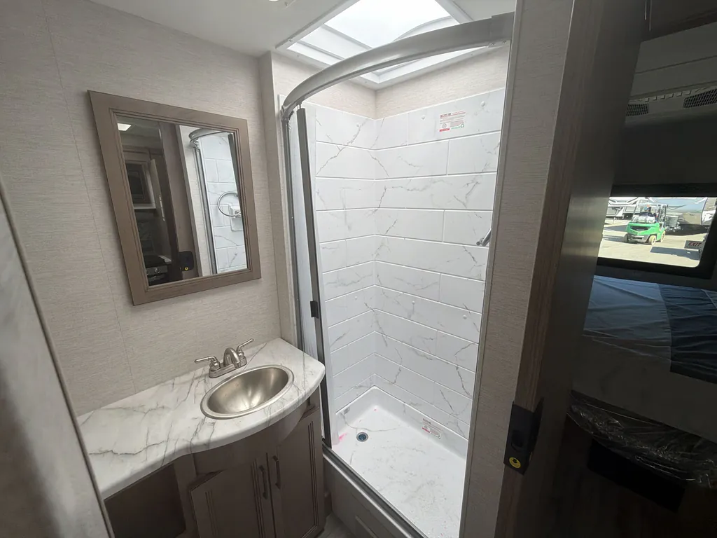 2026 Thor Motor Coach Freedom Traveler A29, Photos photo 9
