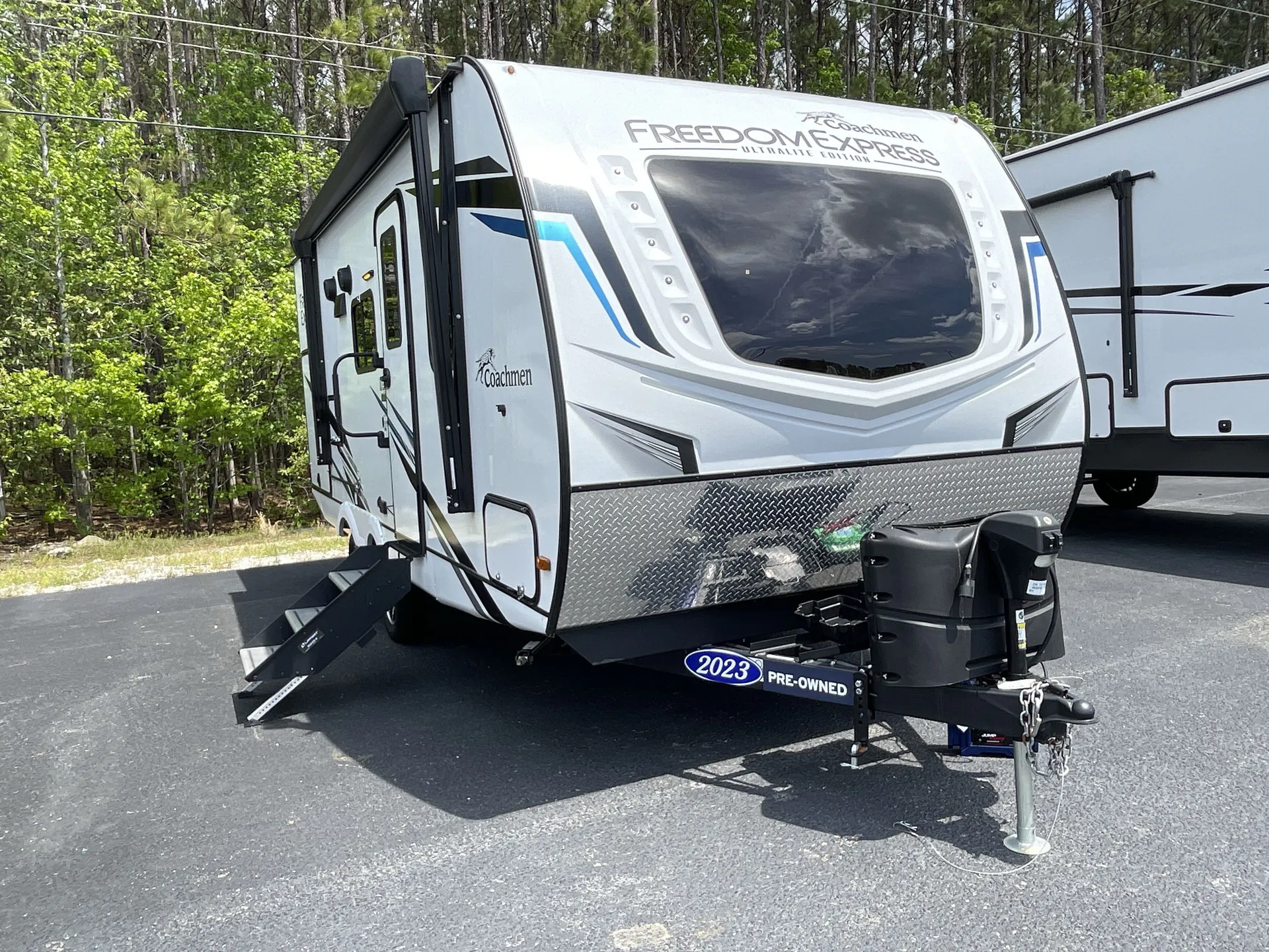 2023 Coachmen Freedom Express Ultra Lite 226RBS - Photo 2