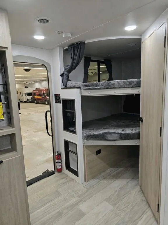 2024 Winnebago Minnie 2801BHS - Photo 3