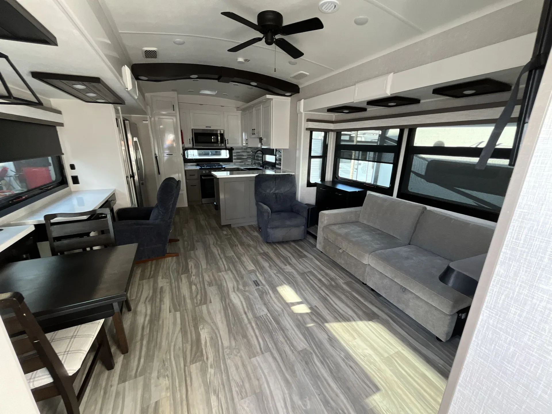 2024 Jayco Pinnacle 38FBRK — living area main