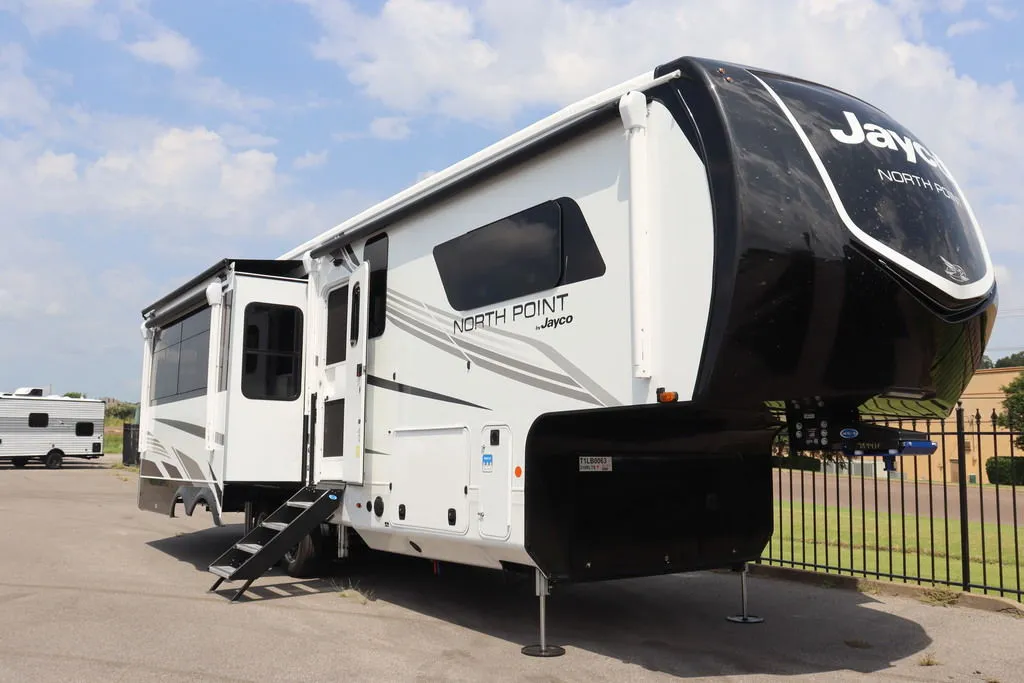 2026 Jayco North Point 310RLTS - Photo 2