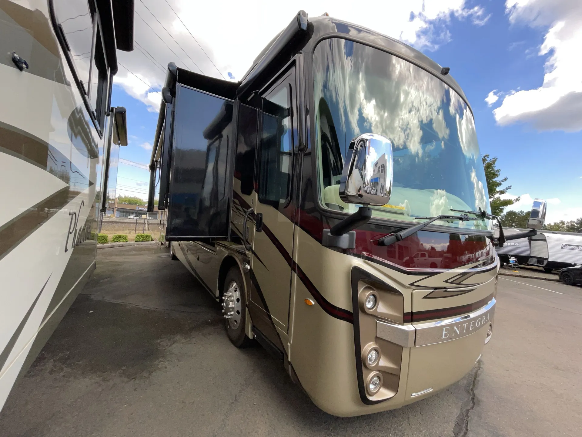2023 Entegra Coach Reatta XL 40Q2 - Photo 2