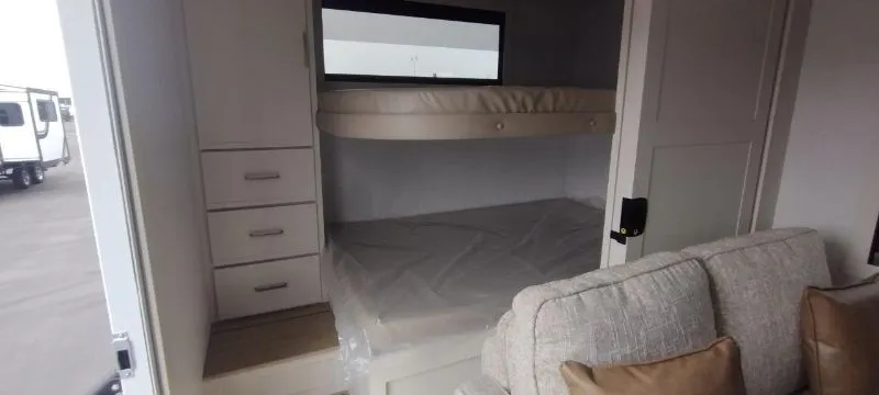 2026 Brinkley Model I 294, Photos photo 9
