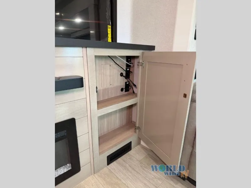 2026 Jayco Pinnacle 39FLOK - Photo 3