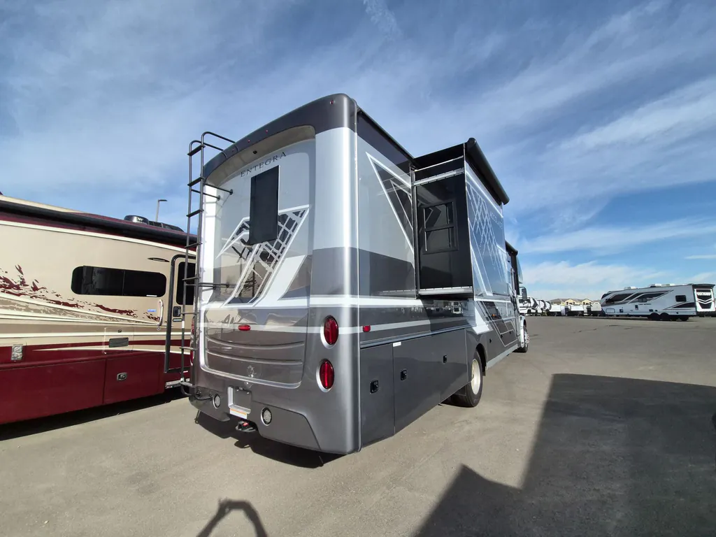 2027 Entegra Coach Accolade 37K, Photos photo 8