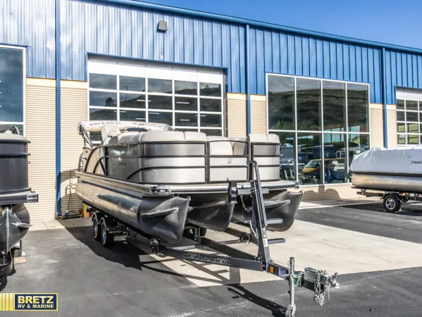 2017 Sweetwater Premium 2355R - Main photo