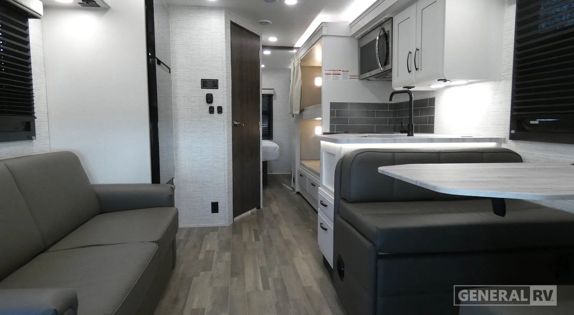 2025 Jayco Redhawk 31F - Photo 3
