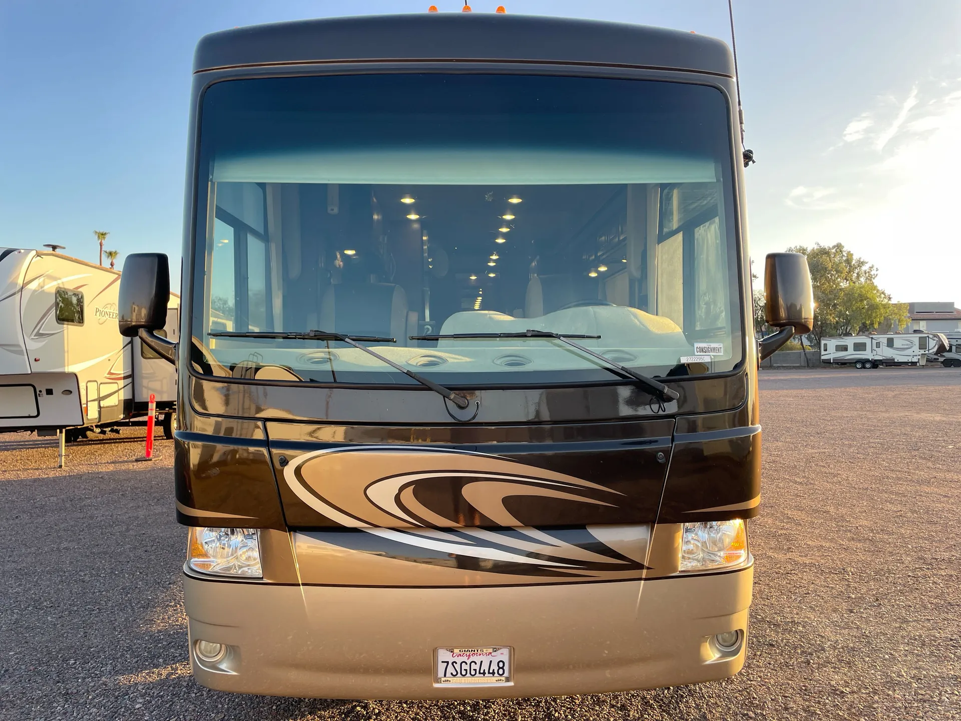 2014 Thor Motor Coach Palazzo 361 — front