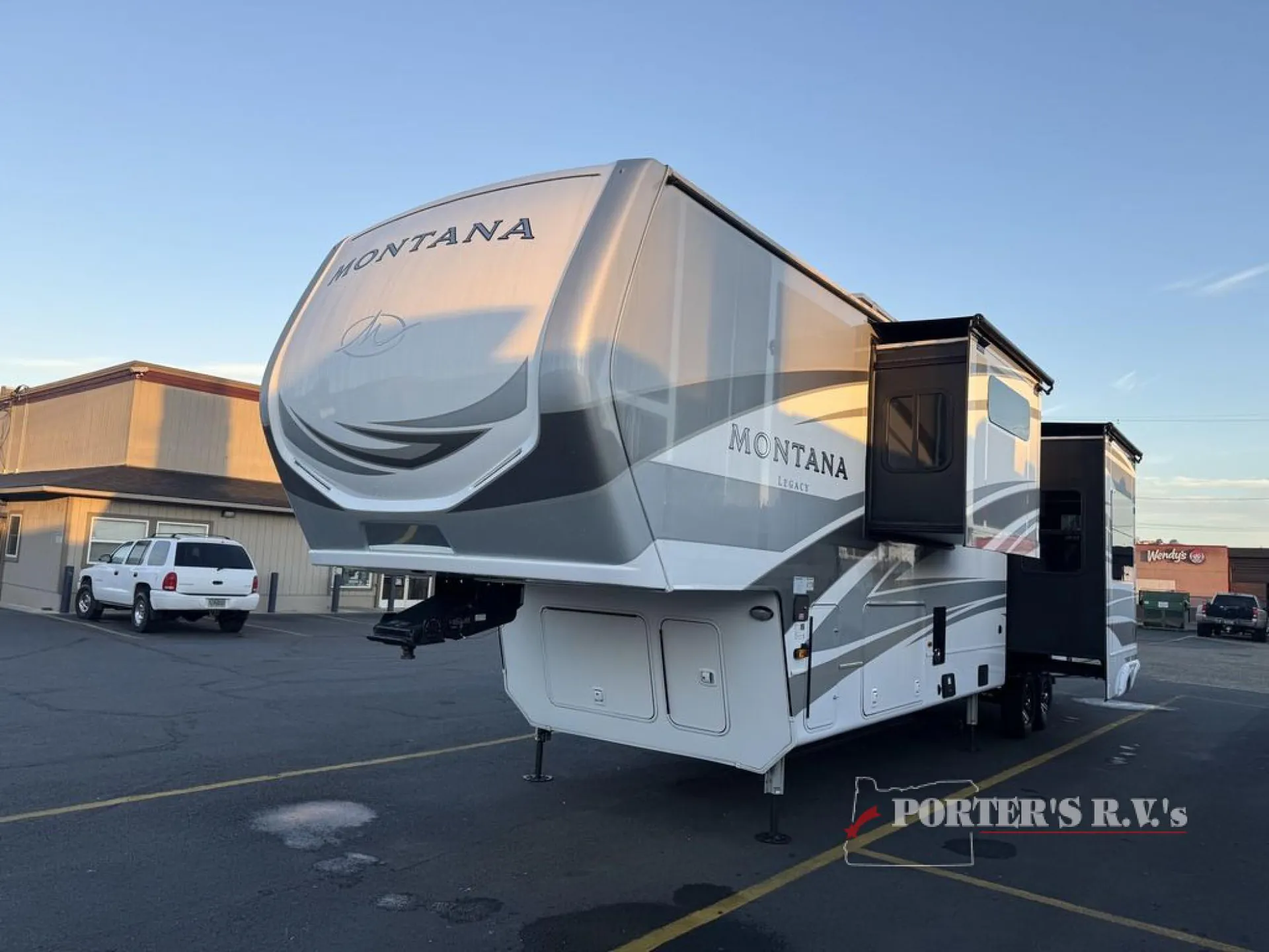2023 Keystone Montana 3901RK