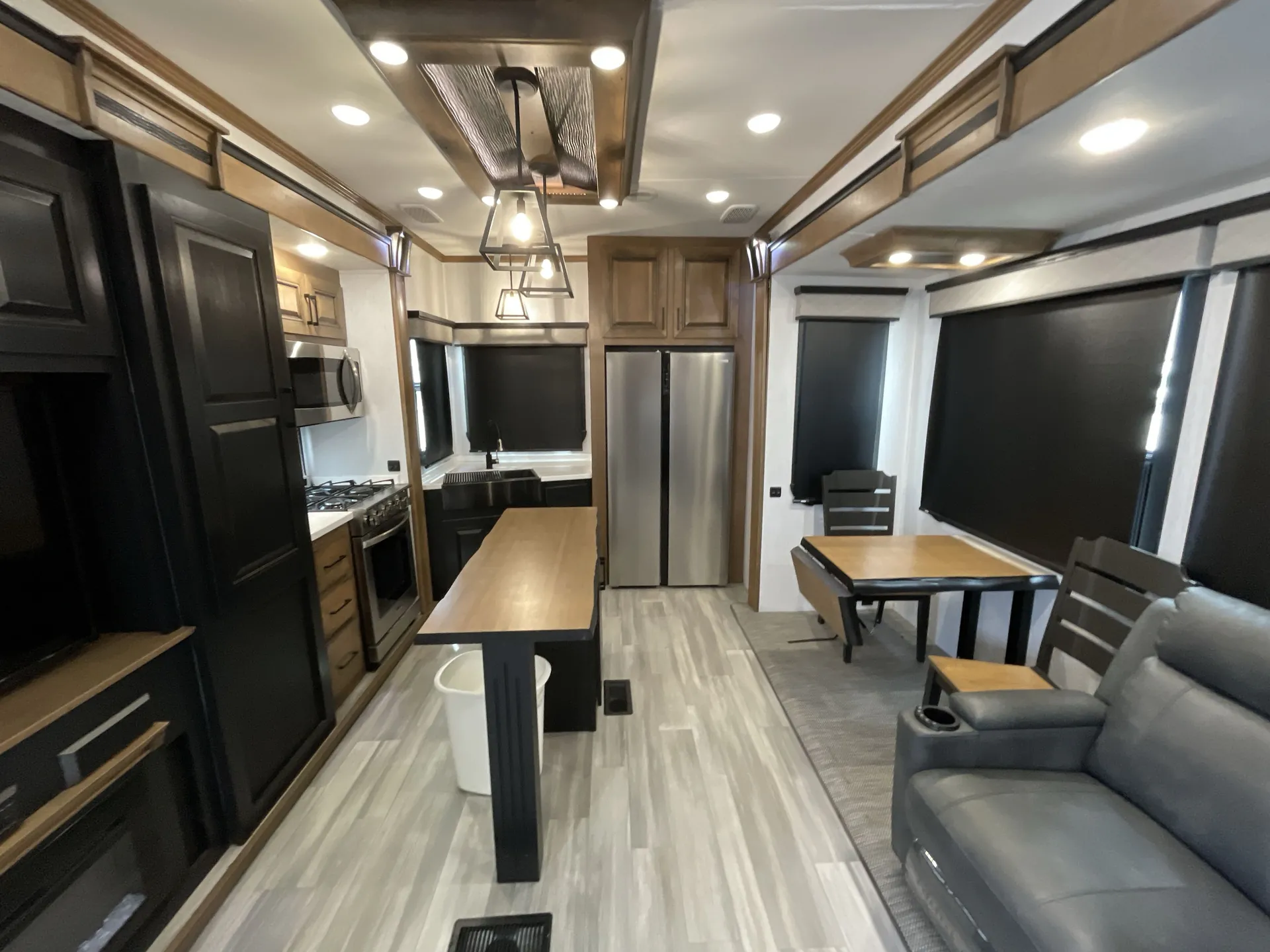 2022 Heartland Bighorn 3120RK — living area main