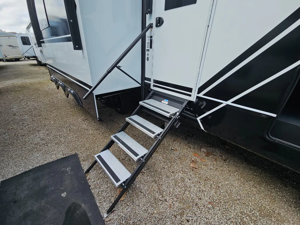2026 Brinkley Model G 4150, Photos photo 74
